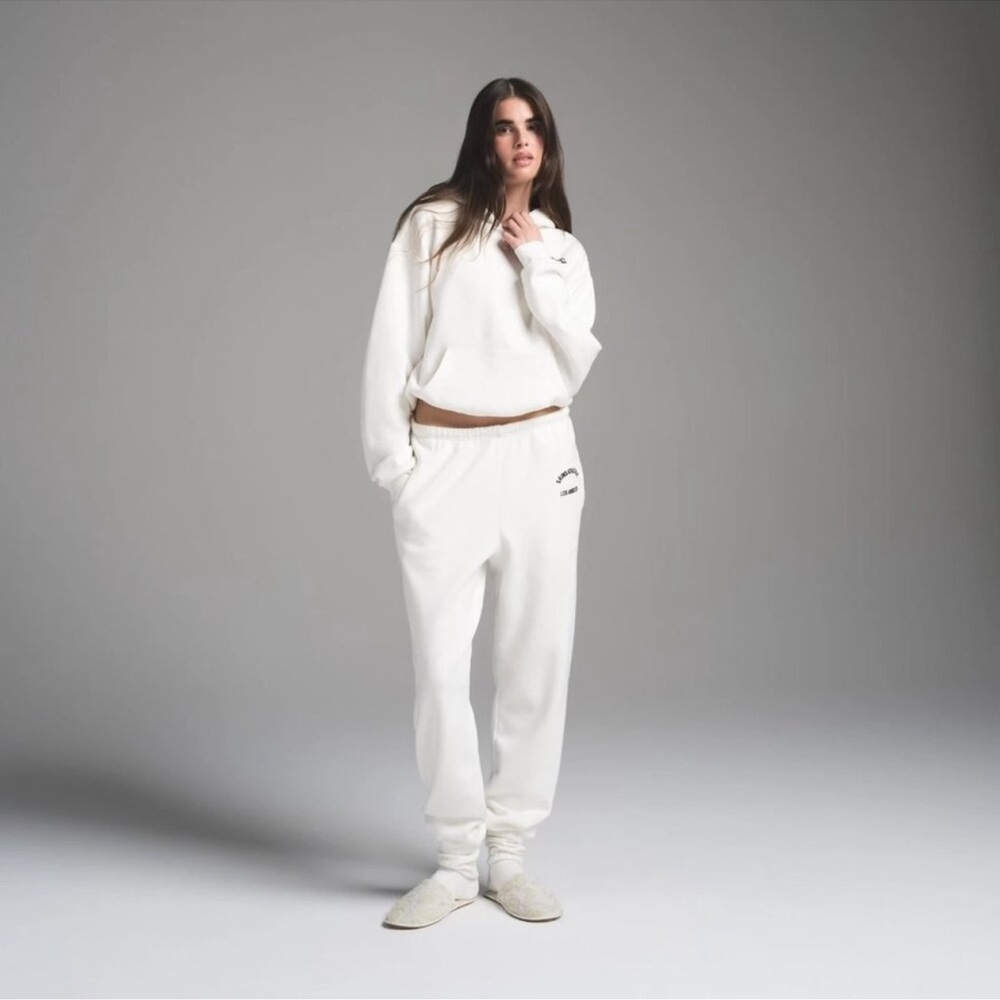 SKIMS White Cotton Fleece Shrunken Cropped Hoodie Classic Jogger Marble Graphic